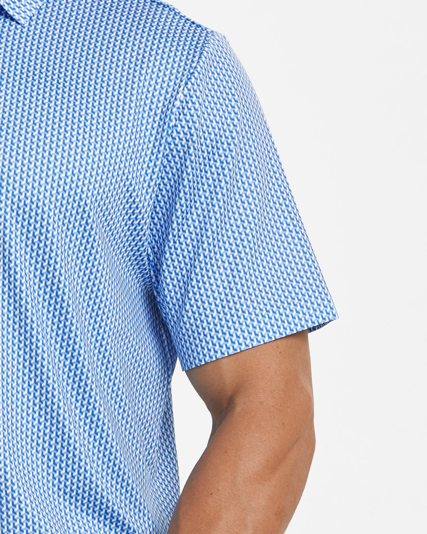 Men's golf polo shirt in a minimalist style