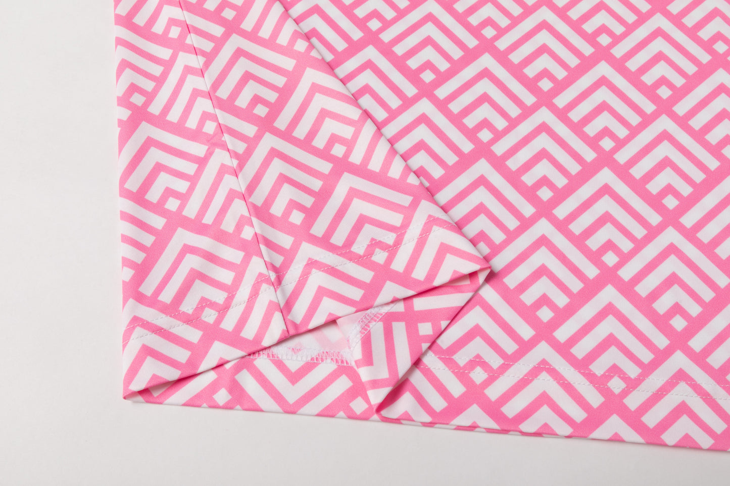 Pink diamond - shaped zigzag pattern Antimicrobial quick dry slim fit polo shirt
