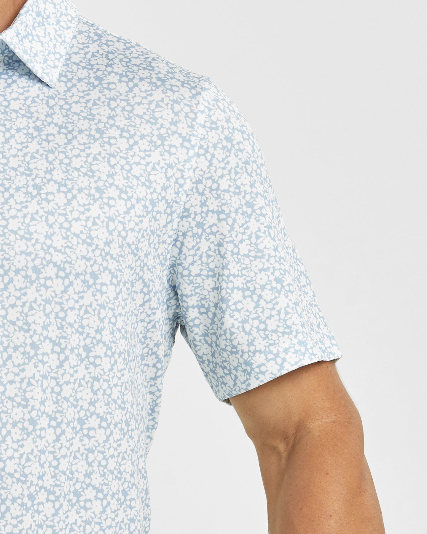 Men's golf polo shirt with white flower prints