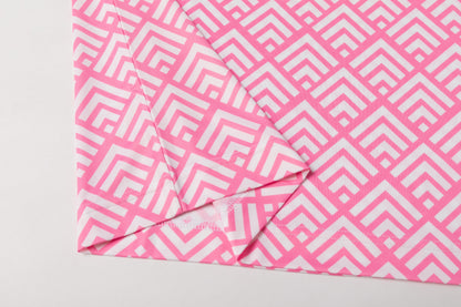 Pink diamond - shaped zigzag pattern Antimicrobial quick dry slim fit polo shirt