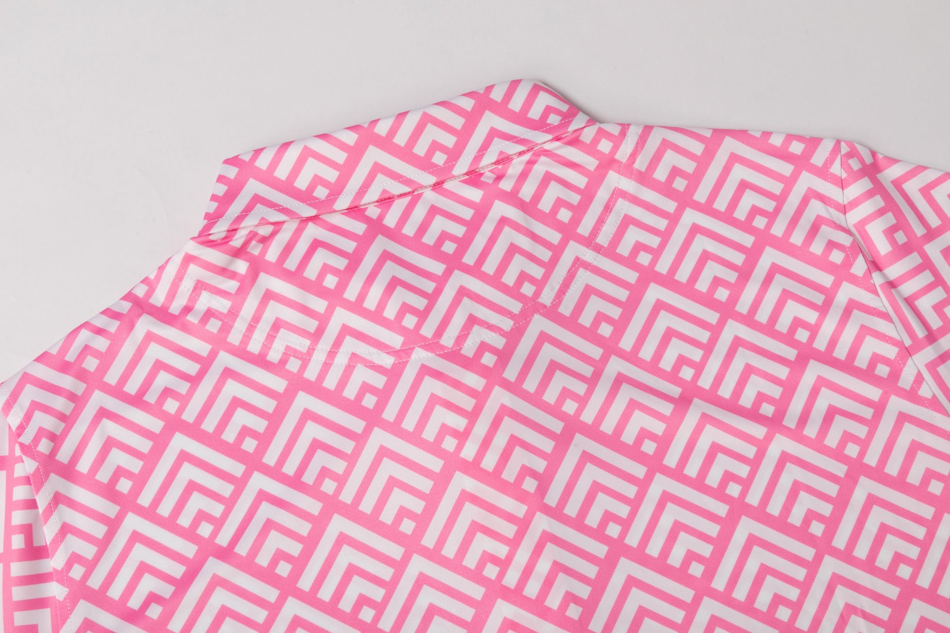 Pink diamond - shaped zigzag pattern Antimicrobial quick dry slim fit polo shirt